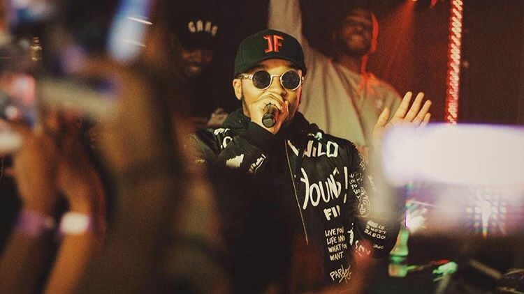 SNE HEADLINE SHOW